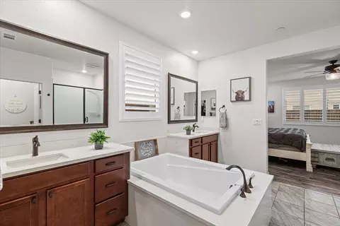 Entry Way - 2147 Saffron Dr, Manteca, CA 95337 photo 10 of 15