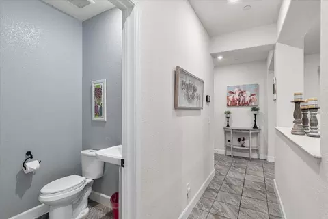 Entry Way - 2147 Saffron Dr, Manteca, CA 95337 photo 14 of 15