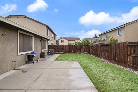 Exterior - 2147 Saffron Dr, Manteca, CA 95337 photo 8 of 11