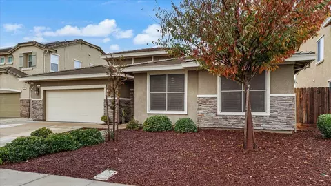 Exterior - 2147 Saffron Dr, Manteca, CA 95337 photo 2 of 11