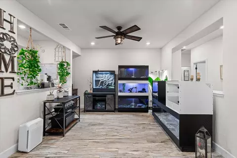 Entry Way - 2147 Saffron Dr, Manteca, CA 95337 photo 3 of 15