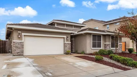 Exterior - 2147 Saffron Dr, Manteca, CA 95337 photo 3 of 11