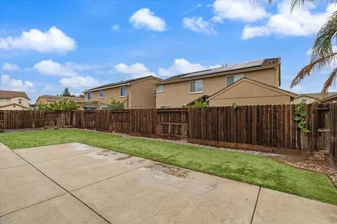 Exterior - 2147 Saffron Dr, Manteca, CA 95337 photo 6 of 11