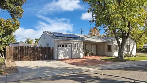 2206 N San Jose St, Stockton, CA 95204