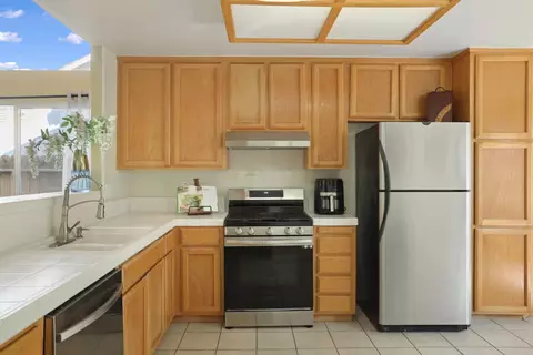 Kitchen - 1505 Dreyfus Ln, Modesto, CA 95355 photo 2 of 2