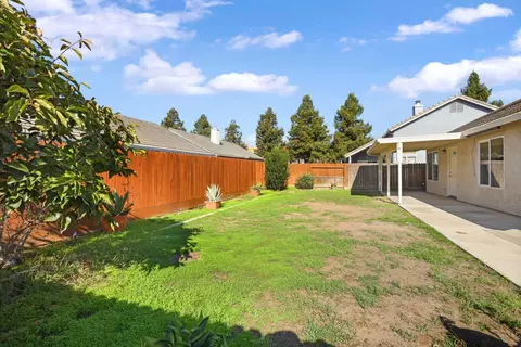 Exterior - 1505 Dreyfus Ln, Modesto, CA 95355 photo 3 of 4