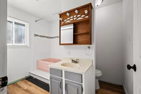 Bath - 7497 Sly Park Rd, Placerville, CA 95667 photo 2 of 3