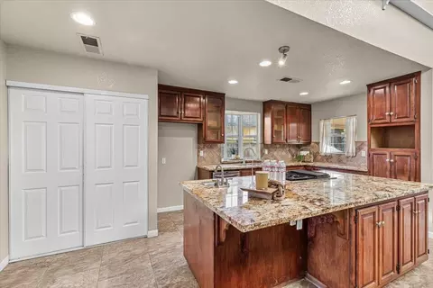 210 Rowland Ave, Modesto, CA 95354 photo 12