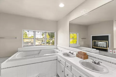 210 Rowland Ave, Modesto, CA 95354 photo 38