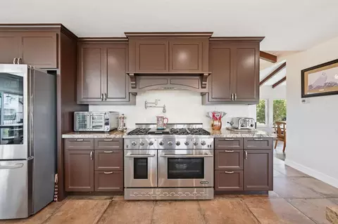 Kitchen - 21285 E Acampo Rd, Clements, CA 95227 photo 4 of 7