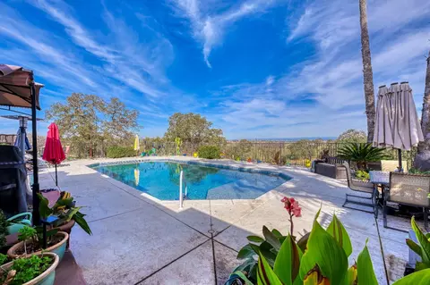 Exterior - 21285 E Acampo Rd, Clements, CA 95227 photo 1 of 6