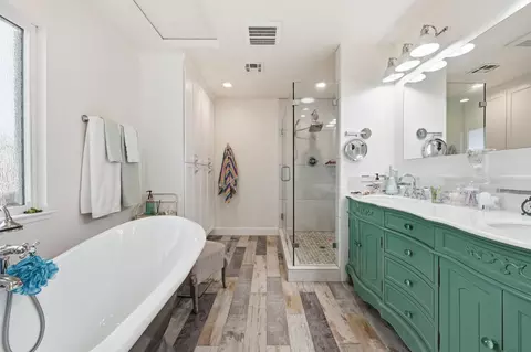Bath - 21285 E Acampo Rd, Clements, CA 95227 photo 2 of 7