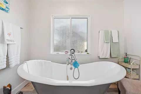 Bath - 21285 E Acampo Rd, Clements, CA 95227 photo 6 of 7