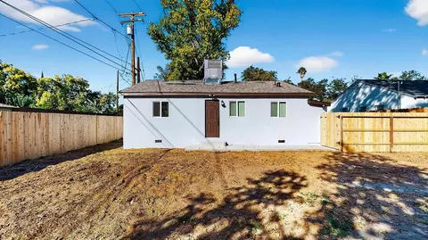 Exterior - 1002 Blair Ave, Modesto, CA 95350 photo 4 of 5