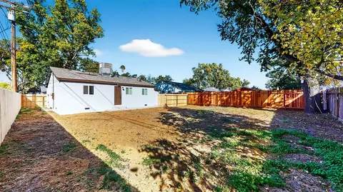 Exterior - 1002 Blair Ave, Modesto, CA 95350 photo 3 of 5