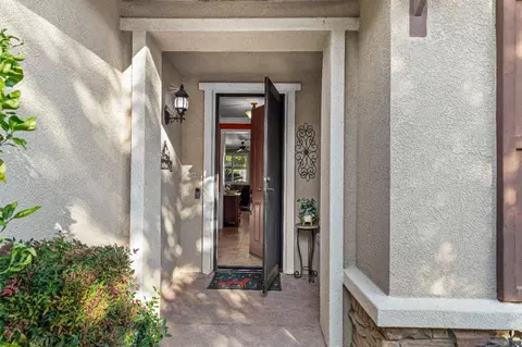 Entry Way - 2494 Redbud Way, Manteca, CA 95336 photo 1 of 4