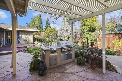 Exterior - 1250 Los Rios Dr, Carmichael, CA 95608 photo 8 of 13