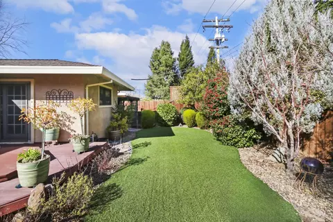 Exterior - 1250 Los Rios Dr, Carmichael, CA 95608 photo 10 of 13