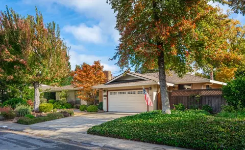 Exterior - 1250 Los Rios Dr, Carmichael, CA 95608 photo 3 of 13