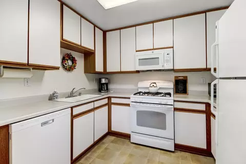 Kitchen - 2302 Muir Woods Pl, Davis, CA 95616 photo 2 of 3