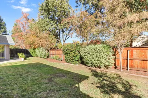 Exterior - 2302 Muir Woods Pl, Davis, CA 95616 photo 6 of 20