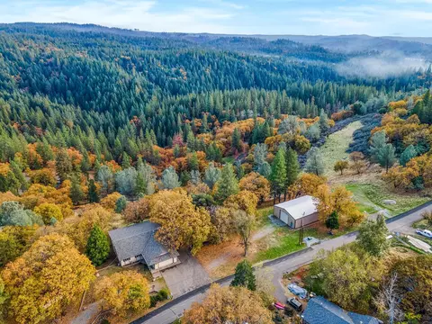4980 Shooting Star Rd, Pollock Pines, CA 95726
