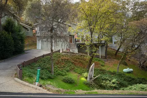 19056 Hummingbird Dr, Penn Valley, CA 95946