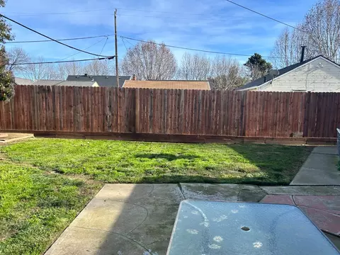 Exterior - 9 4th Ave, Isleton, CA 95641 photo 2 of 5