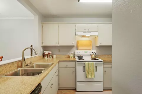 Kitchen - 2401 Eilers Ln #304, Lodi, CA 95242 photo 1 of 3