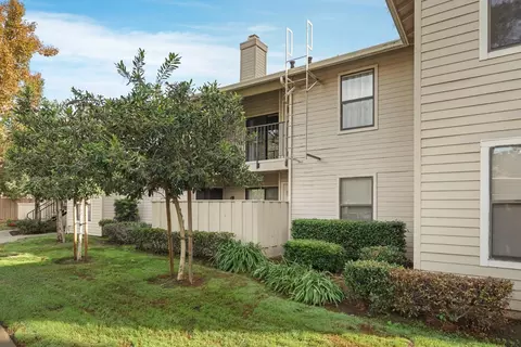 Exterior - 2401 Eilers Ln #304, Lodi, CA 95242 photo 6 of 6