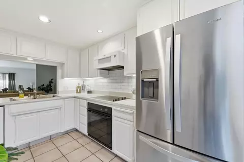 Kitchen - 230 W Rumble Rd #C, Modesto, CA 95350 photo 5 of 6