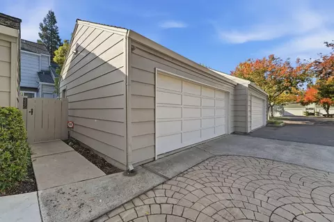 Exterior - 230 W Rumble Rd #C, Modesto, CA 95350 photo 6 of 14