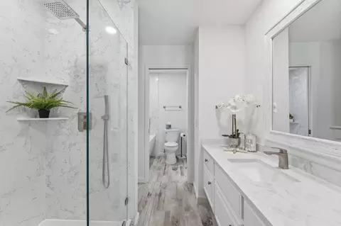Bath - 230 W Rumble Rd #C, Modesto, CA 95350 photo 2 of 7