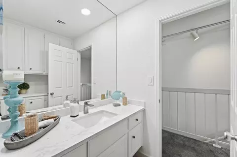 Bath - 230 W Rumble Rd #C, Modesto, CA 95350 photo 6 of 7
