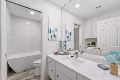 Bath - 230 W Rumble Rd #C, Modesto, CA 95350 photo 7 of 7