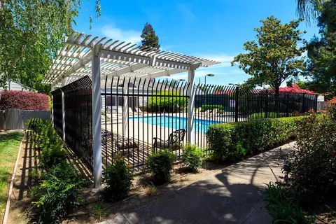 Exterior - 230 W Rumble Rd #C, Modesto, CA 95350 photo 13 of 14