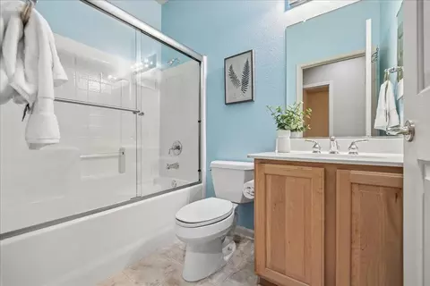 Bath - 286 Lariat Loop, Lincoln, CA 95648 photo 2 of 2