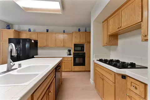 Kitchen - 2008 Centennial Ct, Modesto, CA 95357 photo 5 of 5