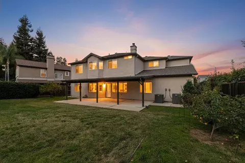 Exterior - 2008 Centennial Ct, Modesto, CA 95357 photo 8 of 16