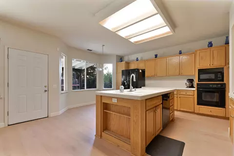 Kitchen - 2008 Centennial Ct, Modesto, CA 95357 photo 2 of 5
