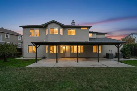 Exterior - 2008 Centennial Ct, Modesto, CA 95357 photo 7 of 16