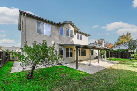 Exterior - 2008 Centennial Ct, Modesto, CA 95357 photo 9 of 16