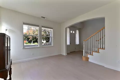 Living - 2008 Centennial Ct, Modesto, CA 95357 photo 3 of 7