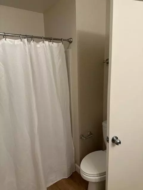 Bath - 2401 Eilers Ln #804, Lodi, CA 95242 photo 2 of 2