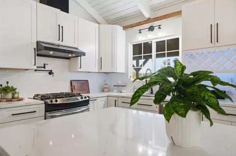 Kitchen - 20066 Dawn Ridge Dr, Jackson, CA 95642 photo 5 of 5