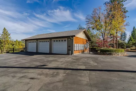 Exterior - 20066 Dawn Ridge Dr, Jackson, CA 95642 photo 6 of 13