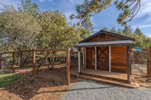 Exterior - 20066 Dawn Ridge Dr, Jackson, CA 95642 photo 7 of 13