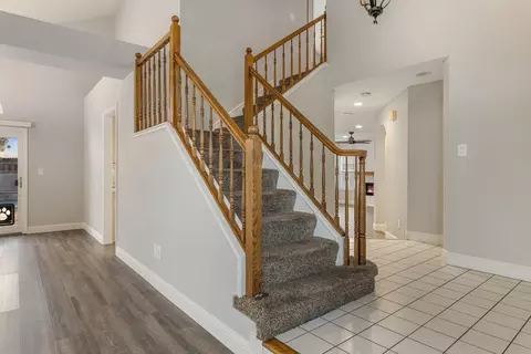 Entry Way - 1420 Harvest Ln, Tracy, CA 95376 photo 4 of 5
