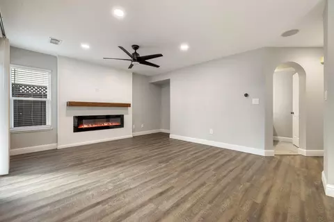 Living - 1420 Harvest Ln, Tracy, CA 95376 photo 3 of 5