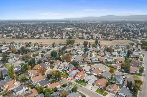View/Area - 1420 Harvest Ln, Tracy, CA 95376 photo 6 of 7